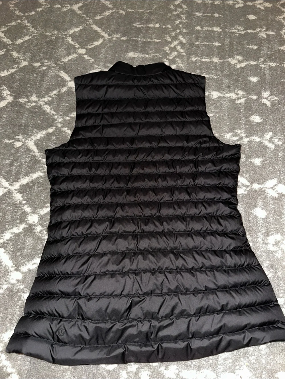 Lululemon Pack It Down Vest - black size 6